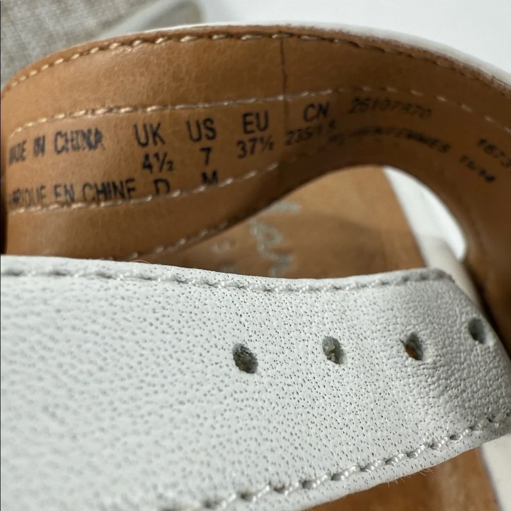 White Clarks Platform Sandals with Buckle size 7 - Picture 9 of 9